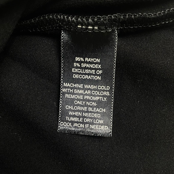 White House Black Market Black V-neck Ruffle Side Swept Short-sleeve Top… - Picture 7 of 7